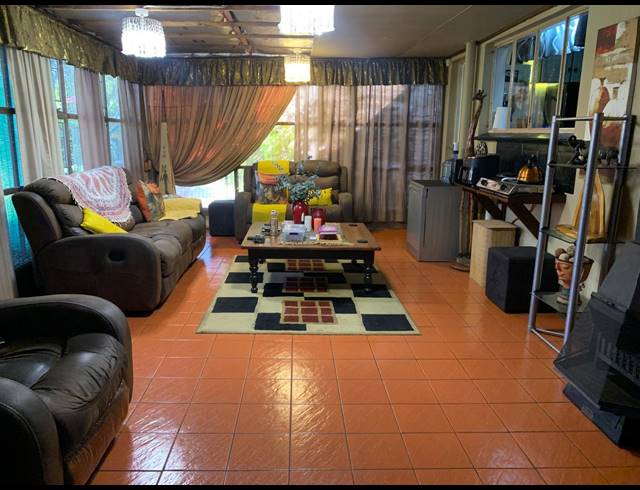 3 BEDROOM HOUSE FOR SALE IN VANDERBIJLPARK SE 6